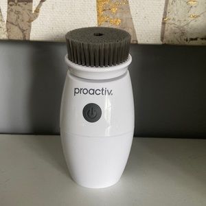 Proactiv Pore Cleansing Brush